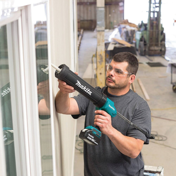Makita DCG180Z Súng bắn silicon dùng pin (18v) (không kèm pin sạc)