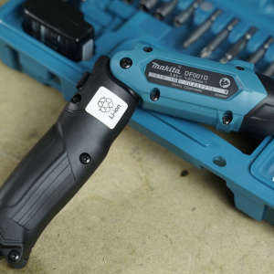 DF001DW Máy vặn vít dùng pin Makita (3.6v)