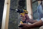 Dewalt DCD700C1 Máy khoan bắt vít dùng pin Dewalt