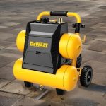 Dewalt DXCM3321782 Máy nén khí không dầu 17L Dewalt