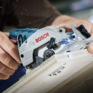 GKS 12V-LI Máy cưa đĩa dùng pin Bosch