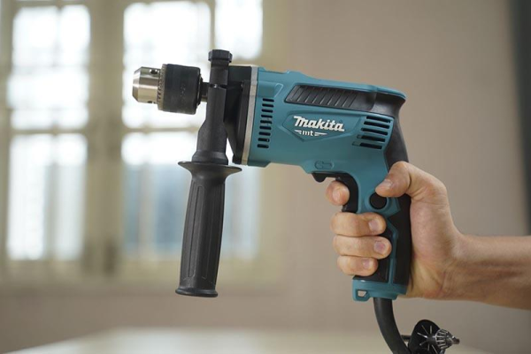 Makita M8103B Máy khoan búa(13mm)