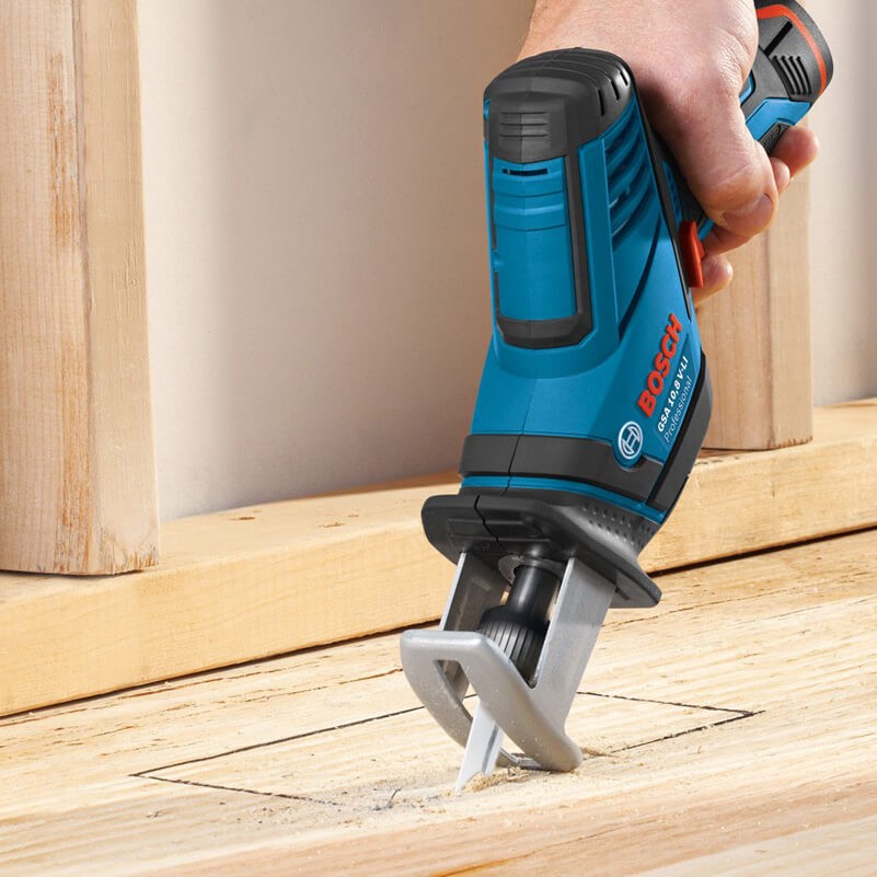 [Cưa Nhỏ – Việc Lớn] Khám Phá Máy Cưa Kiếm Dùng Pin Bosch GSA 12V-LI – Gọn Nhẹ Nhưng Đa Năng