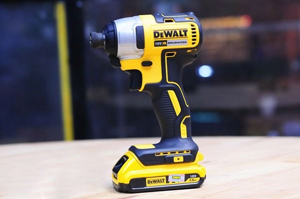 DCF860N MÁY VẶN VÍT DÙNG PIN DEWALT (không kèm pin sạc)