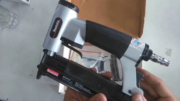 AF201Z  Máy Bắn Đinh Dùng Hơi