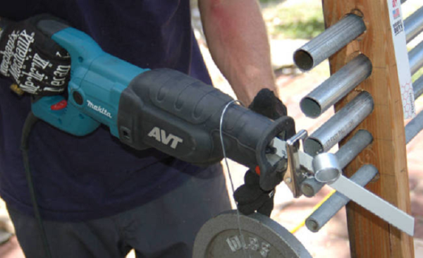 JR3070CT  Máy Cưa Kiếm