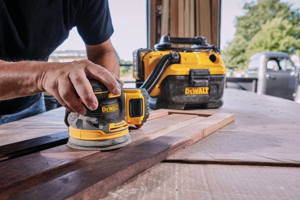 Dewalt DCW210B Máy Chà Nhám Tròn Pin