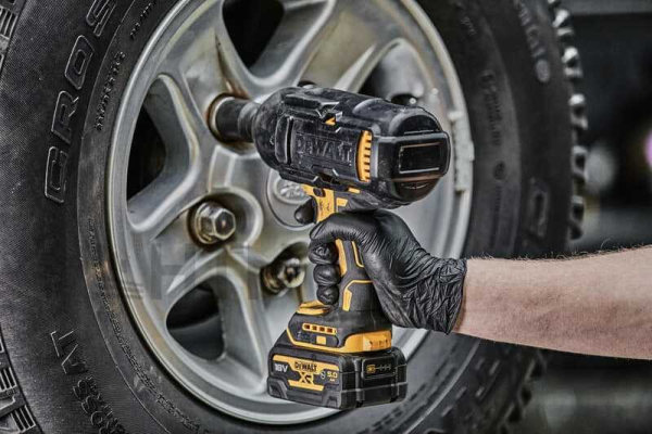 Dewalt DCF900N Máy Siết Bulong Dùng Pin   (không kèm pin sạc)